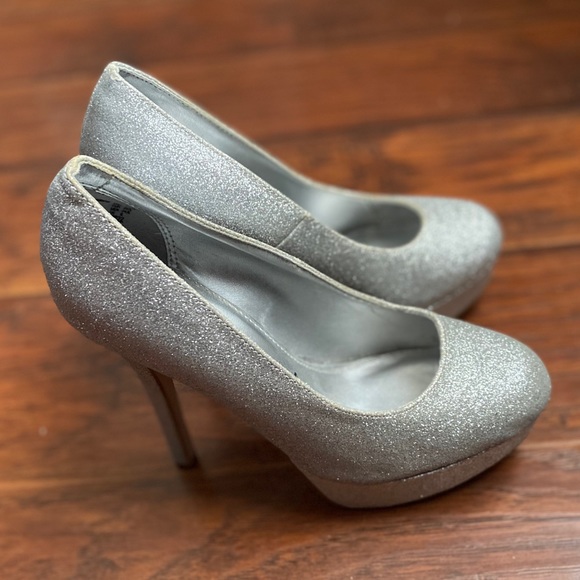 Sliver glitter high heels by Brash - Picture 7 of 8